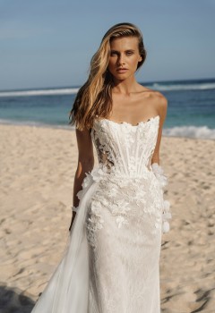 Свадебное платье «Лауна со шлейфом»